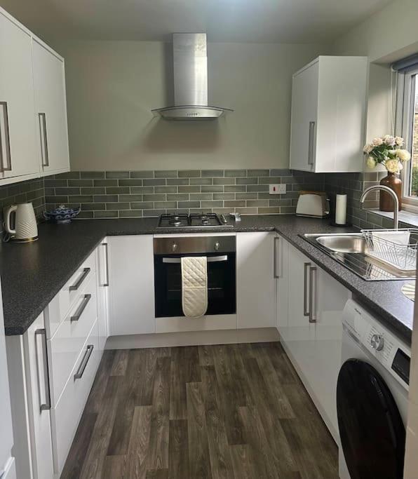 Stylish 2 Bedrooms Flat In A Quiet Cul-De-Sac Area, Near Sheffield City Centre With Free Parking Экстерьер фото